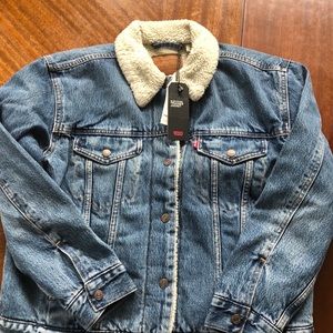 Levi’s Sherpa lined denim women’s large new